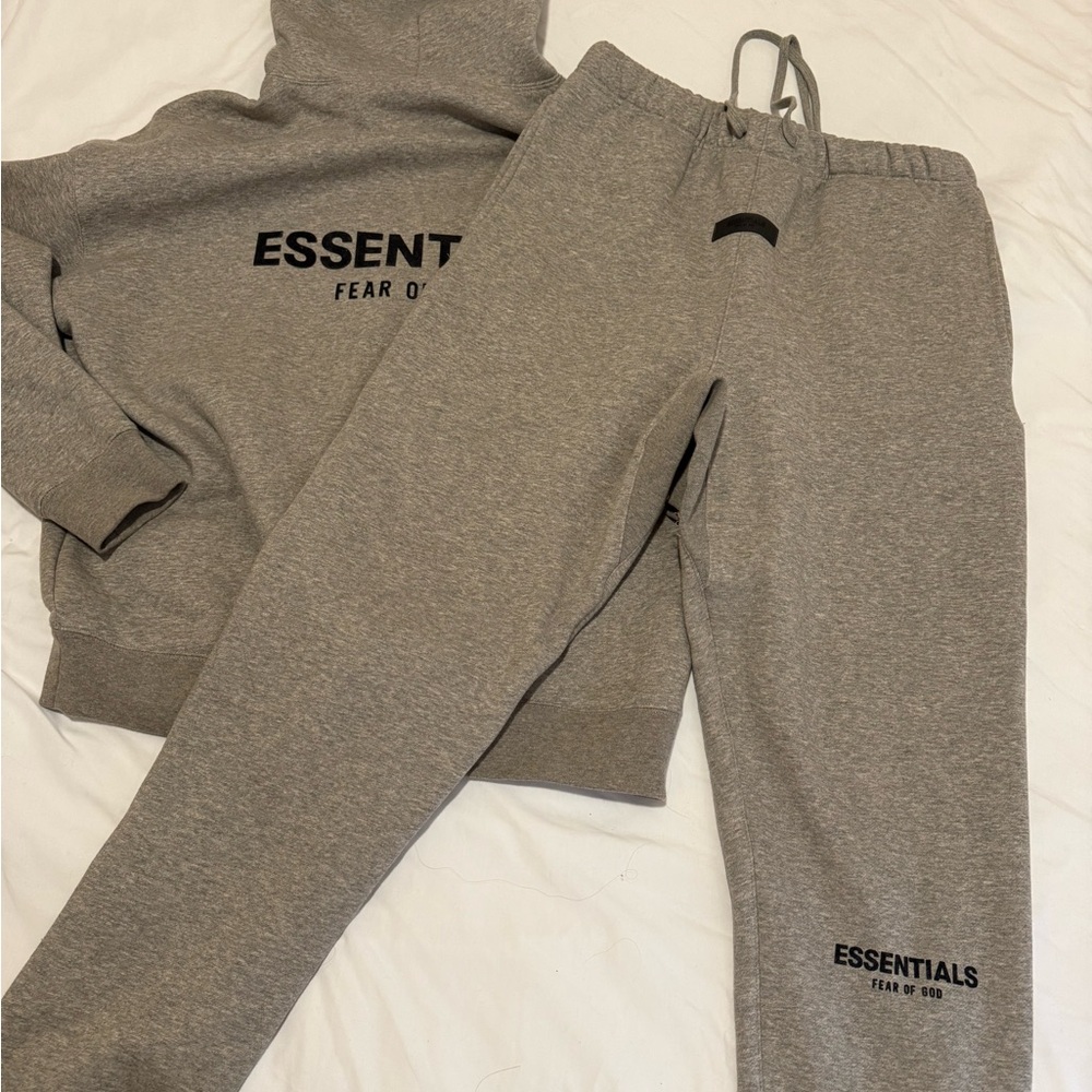 Essentials Set - image 6